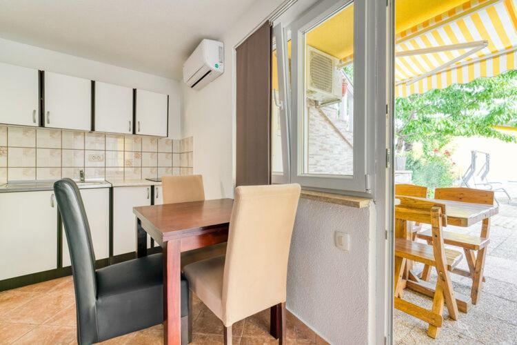Apartments Nika With Swimming Pool And Beautiful Sea View Dobrec Exterior photo