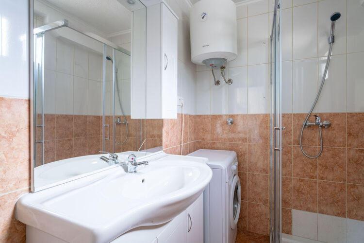 Apartments Nika With Swimming Pool And Beautiful Sea View Dobrec Exterior photo